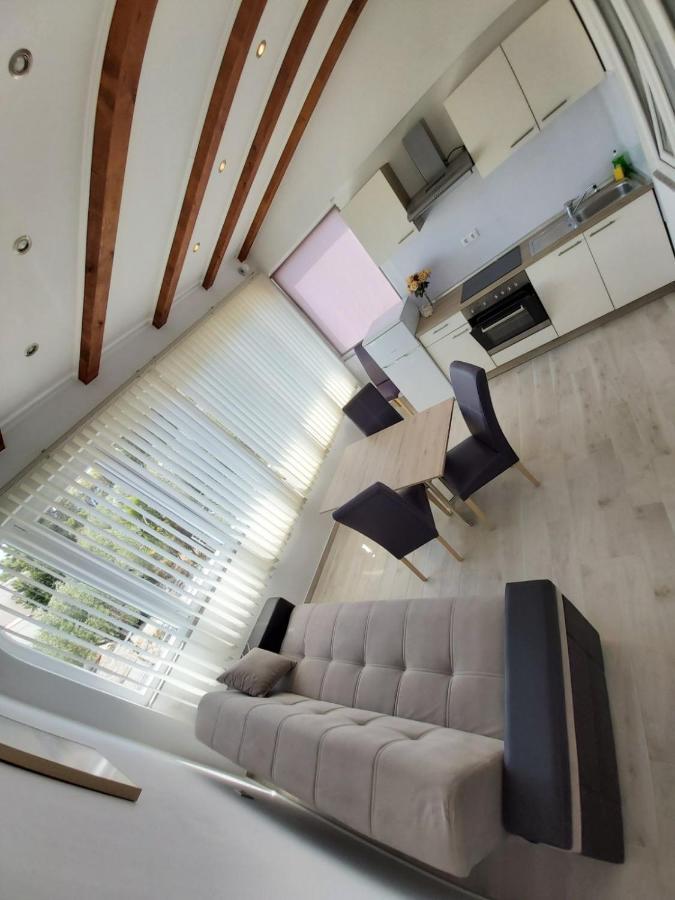 Apartments Adria Jadrija Extérieur photo
